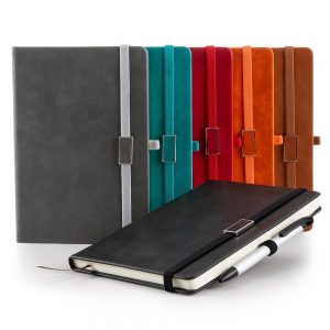 MOLESKINE COURO SINTÉTICO ESTONADO SEM PAUTA COM DETALHE NA ALÇA 21X14CM BA159D Moleskine Couro