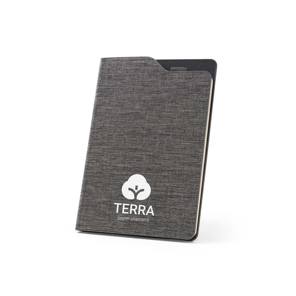 CADERNO CAPA DURA EM POLIESTER 100% RECILADO PAUTADO 14,8X21,2CM BA159P